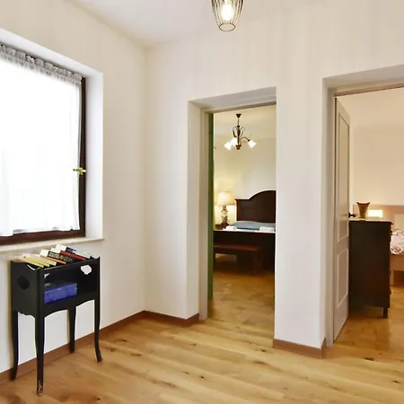 Two-story For In Valica فيلة Mazurija