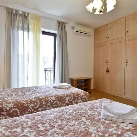 Two-story For In Valica فيلة Mazurija